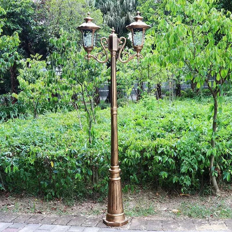 Lampadaire ancien extérieur