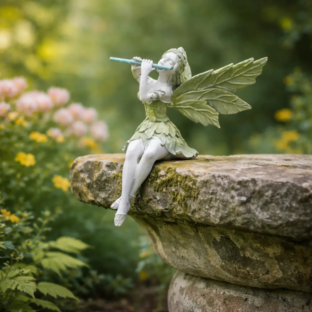 Statue de fée assise en résine pour jardin