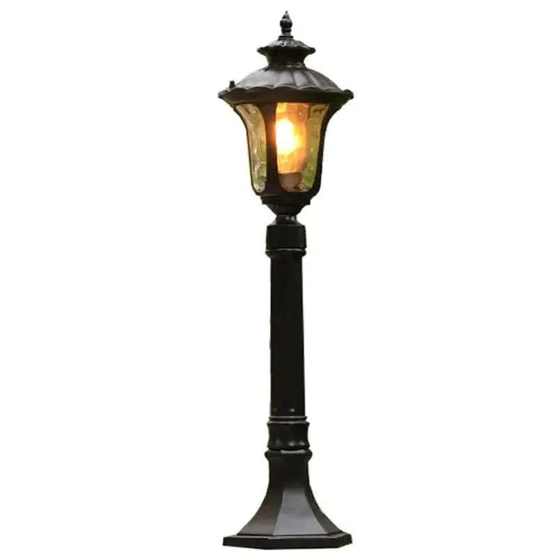 Lampadaire extérieur ancien