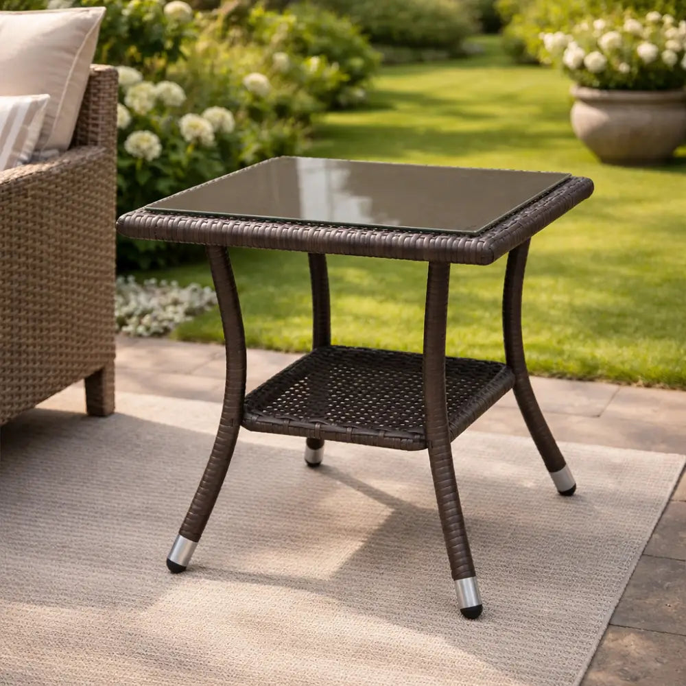 Table basse de jardin en résine